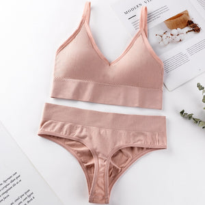 Wireless bralette underwear set